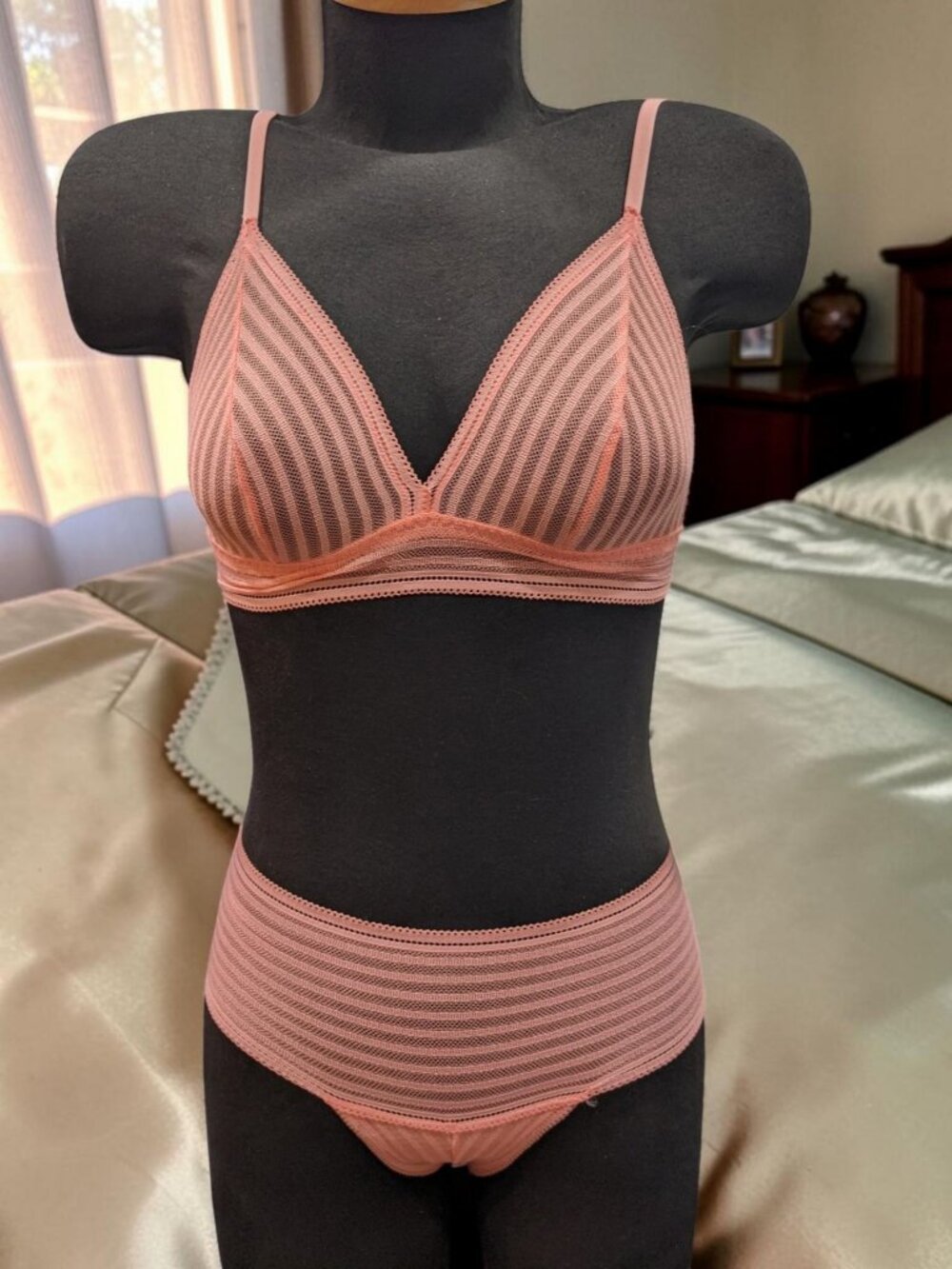 Cosabella Bralette and Boyshort set Salmon Size M Made in Italy NEW WO TAGS!